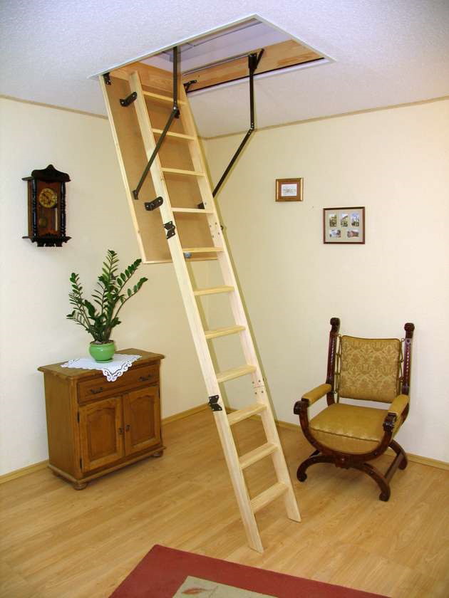 Складывающаяся лестница на чердак